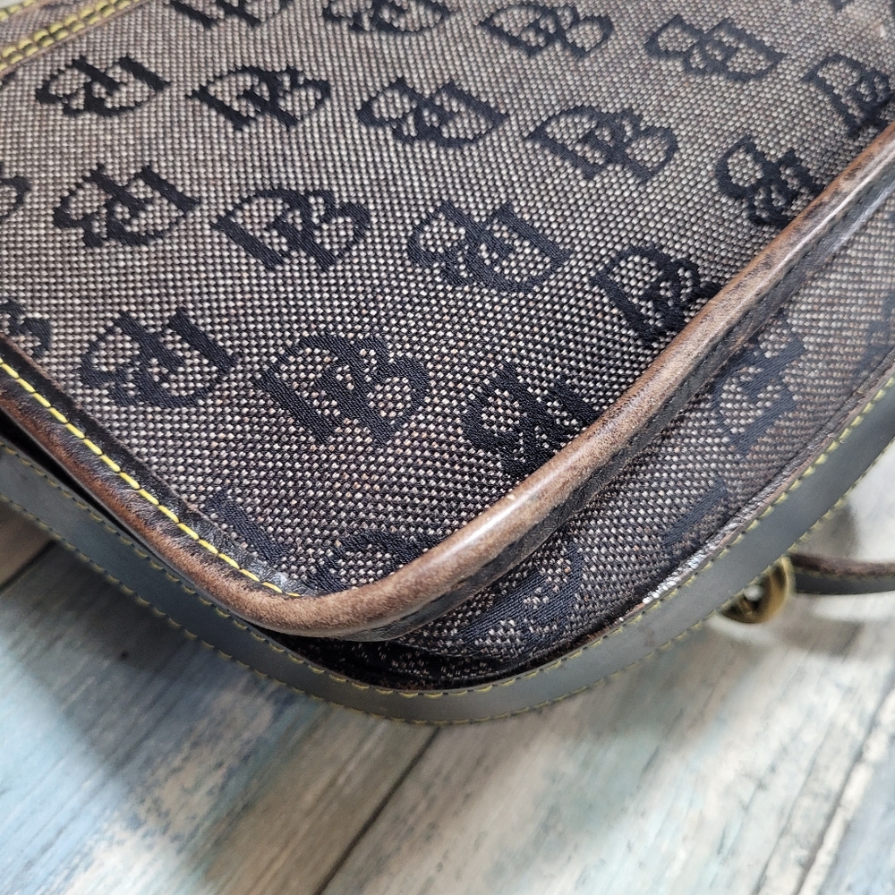 Dooney & Bourke  Flap Crossbody Purse. - Picture 11 of 16